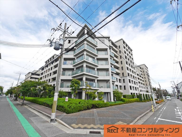 ジークレフ西宮武庫川館オリーブ館の外観|鳴尾東小学校・鳴尾南中学校徒歩10分圏内