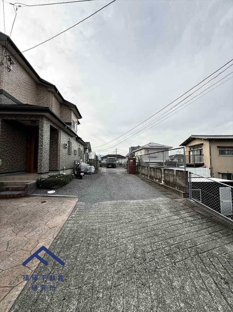 春日市紅葉ヶ丘東８丁目　戸建ての駐車場