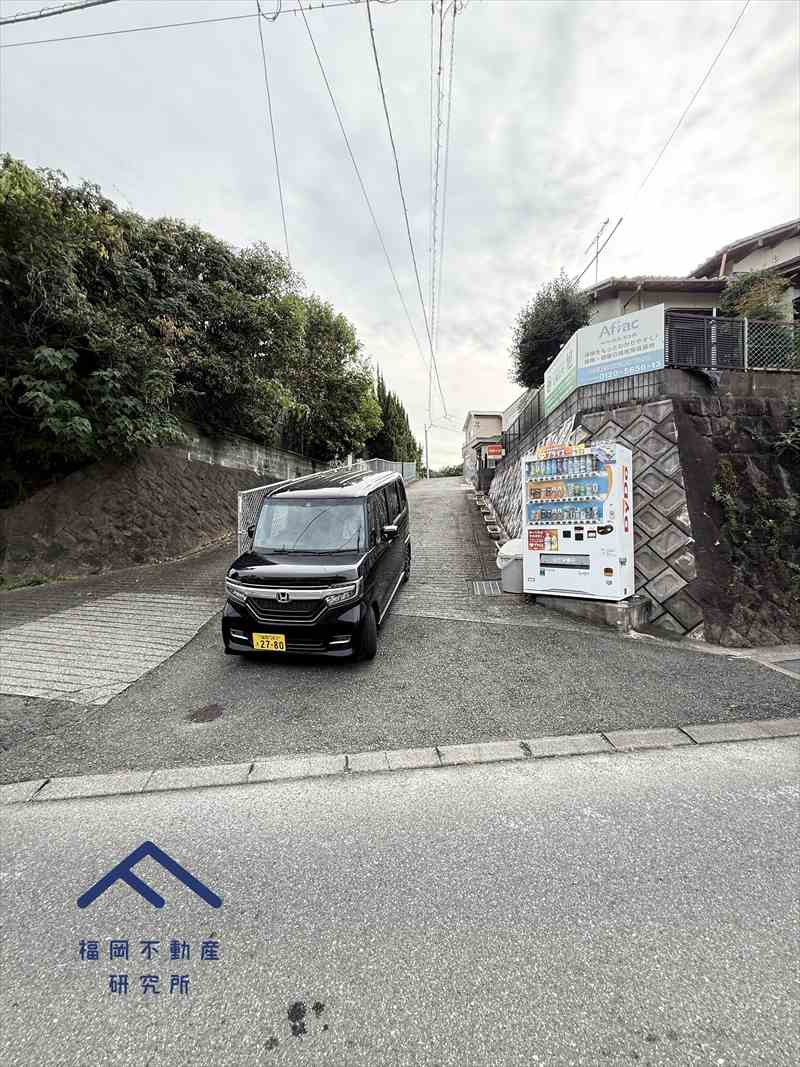 春日市紅葉ヶ丘東８丁目　戸建ての駐車場