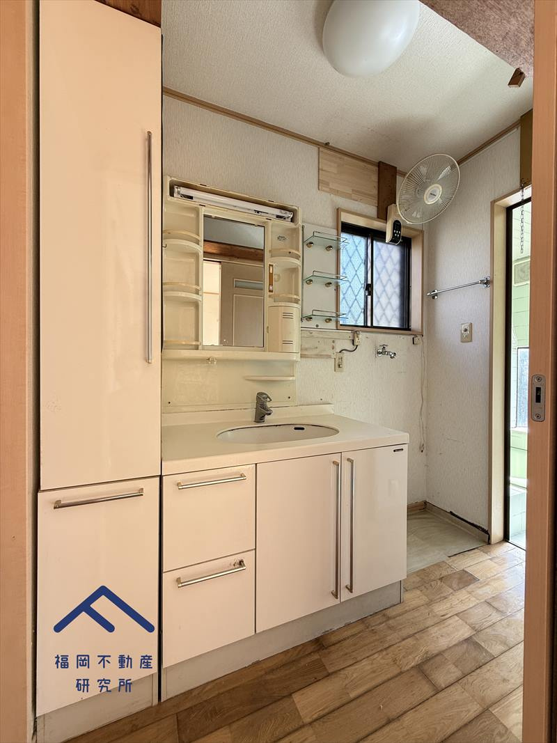 春日市紅葉ヶ丘東８丁目　戸建ての独立洗面台