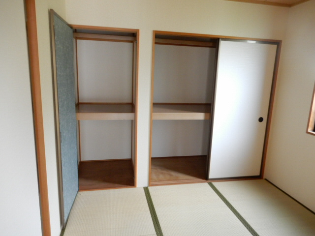 エステート塩屋山手　B棟の収納