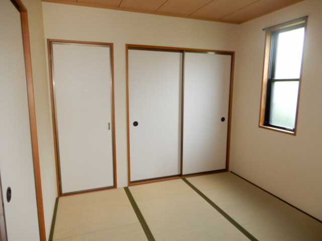 エステート塩屋山手　B棟の寝室