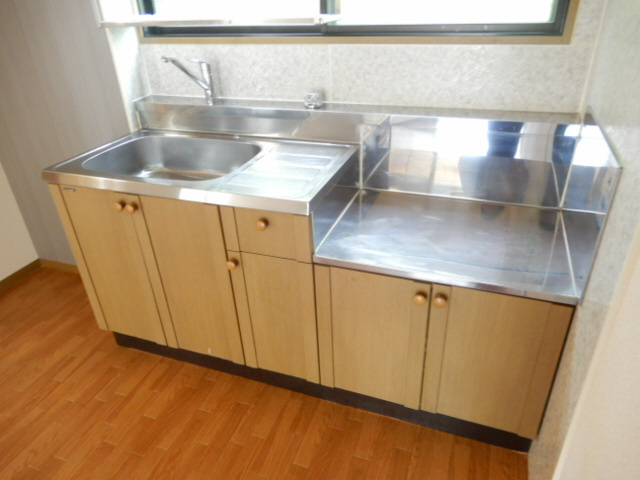 エステート塩屋山手　B棟のキッチン