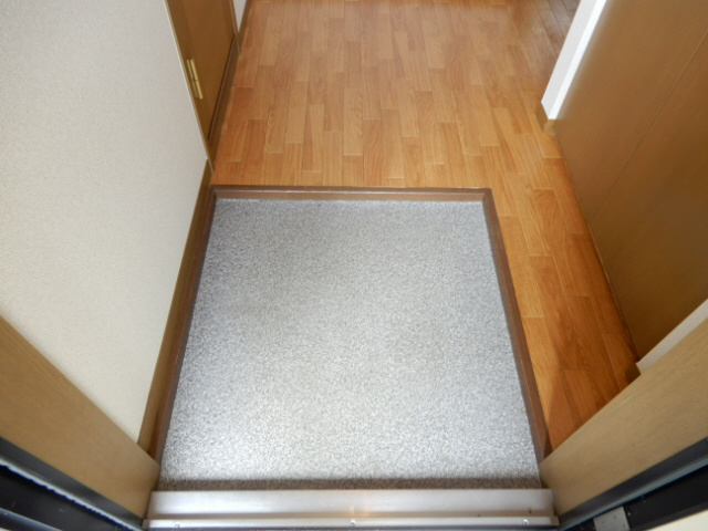 エステート塩屋山手　B棟の玄関