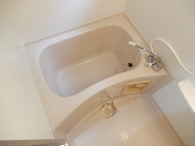 エステート塩屋山手　B棟の浴室