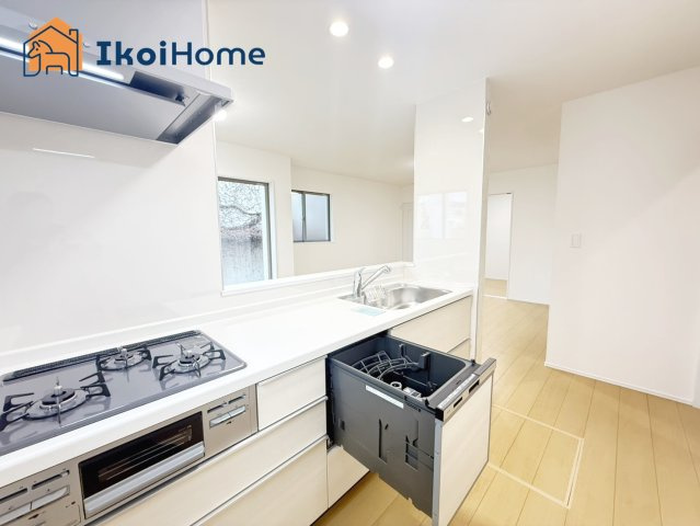 明石市二見町東二見全5棟E号棟　新築戸建のキッチン|【ホームページに現地動画掲載中】●年中無休：当日予約可●食洗機付きのキッチンになります。