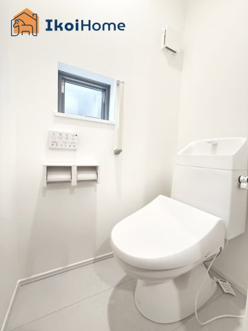 明石市二見町東二見全5棟E号棟　新築戸建のトイレ|【ホームページに現地動画掲載中】●年中無休：当日予約可●ウォシュレット、暖房便座標準装備。