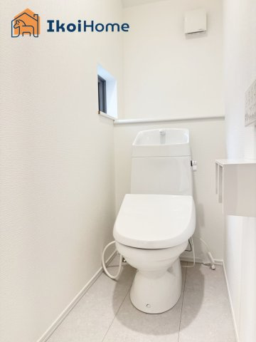 明石市二見町東二見全5棟E号棟　新築戸建のトイレ|【ホームページに現地動画掲載中】●年中無休：当日予約可●トイレが2か所あるので夜中も楽ちん。