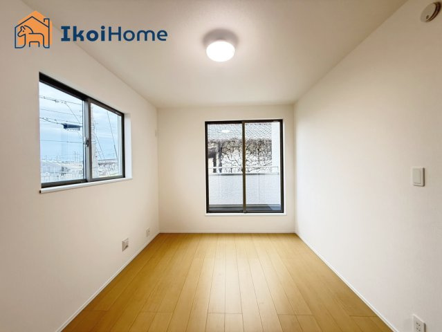 明石市二見町東二見全5棟E号棟　新築戸建の寝室|【ホームページに現地動画掲載中】●年中無休：当日予約可●全居室ペアガラス標準装備。