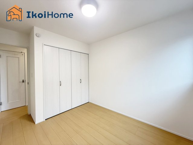 明石市二見町東二見全5棟E号棟　新築戸建の寝室|【ホームページに現地動画掲載中】●年中無休：当日予約可●収納スペースも広く収納豊富で便利です！