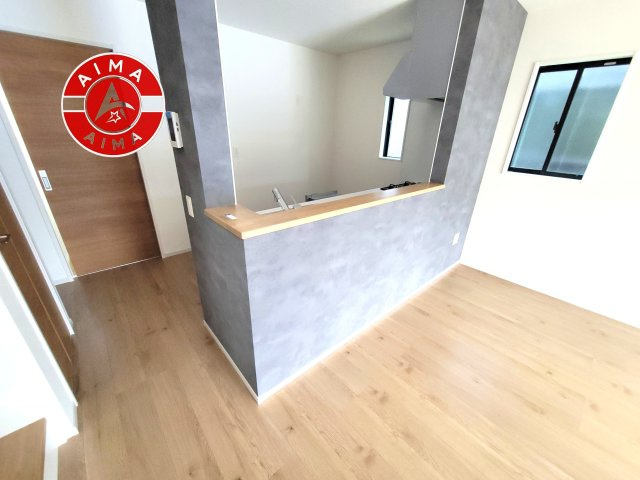 糸島市前原北2丁目第1-3棟（1号棟）の内観：施工例|キッチンから立ち込める香りが今日の料理を期待させます。