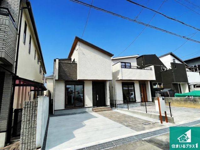 宝塚市高司　新築一戸建ての外観|周辺は落ち着いた街並みの住宅地！子育てがしやすい住環境です！まだ未完成ですが、現地でしかわからない事もございます。是非一度ご覧ください。