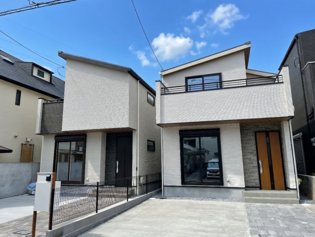 宝塚市高司　新築一戸建ての外観|周辺は落ち着いた街並みの住宅地！子育てがしやすい住環境です！まだ未完成ですが、現地でしかわからない事もございます。是非一度ご覧ください。