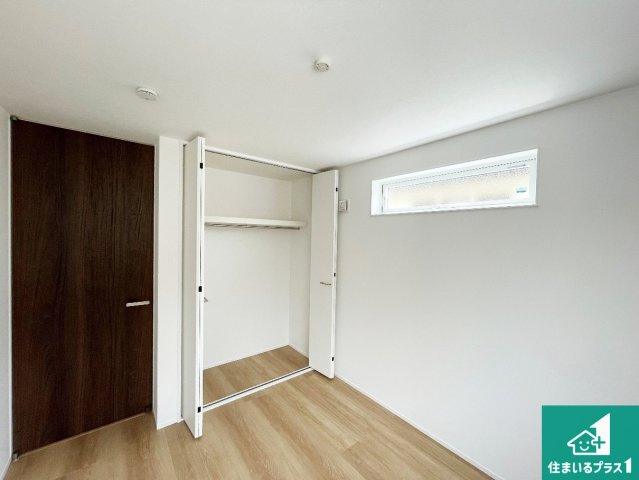 宝塚市高司　新築一戸建ての洋室|収納スペースが充実しているので子供の成長に合わせてたくさん収納ができます！家族構成に合わせた様々な活用ができる収納！