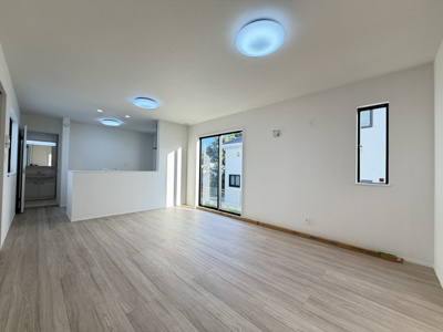 【居間・リビング】 | 八重瀬町安里（全3棟）ラストA号棟 | A号棟　LDK16帖♪