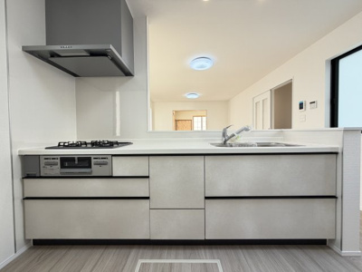 【キッチン】 | 八重瀬町安里（全3棟）A号棟 | ※同仕様写真です