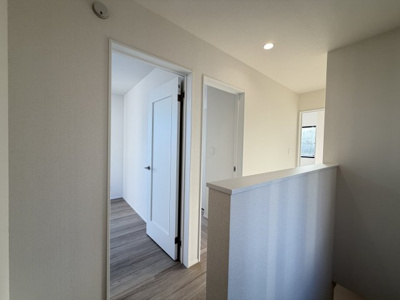 【内装】 | 八重瀬町安里（全3棟）ラストA号棟 | A号棟　2階ホール♪