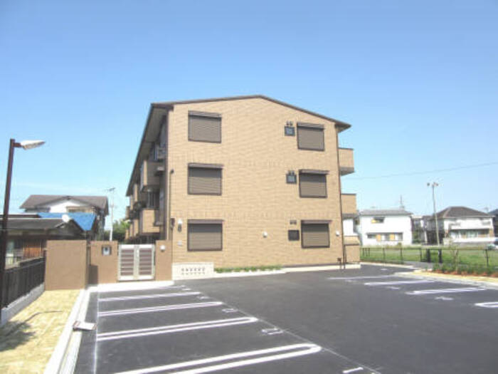 プラージュsakigakeの駐車場|物件の外観です