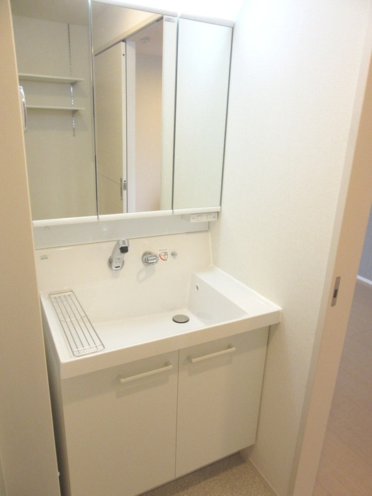 プラージュsakigakeの洗面所|スペースが確保できる洗面所です