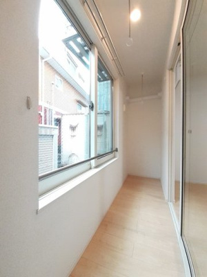 【内装】 | アクティブシティ | 内装は落ち着いています