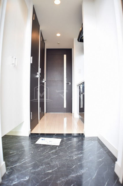 アーデンタワー西本町の玄関