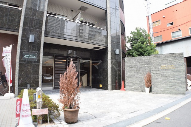 アーデンタワー西本町のエントランス