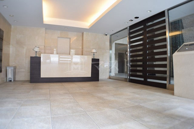 アーデンタワー西本町のロビー