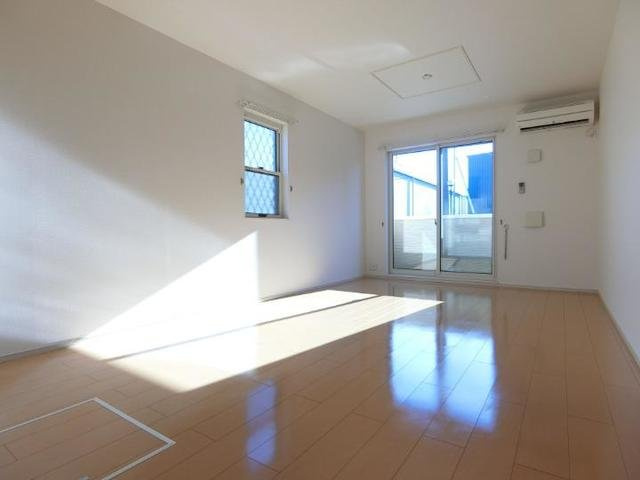 ラフィネ　メゾンＢの居間・リビング|こちらのリビングで趣味の時間をお楽しみください