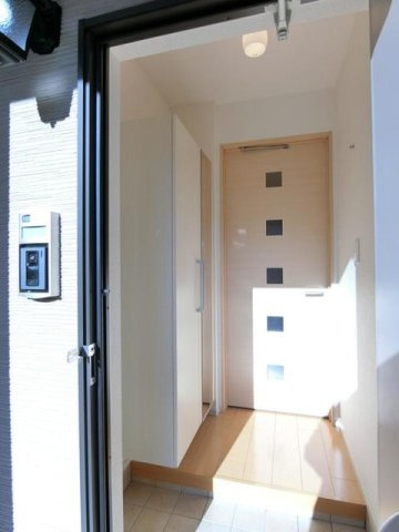 ラフィネ　メゾンＢの玄関|ゆったりとした玄関です