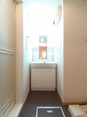 ドリームタウンＢの洗面所|脱衣スペースもあります