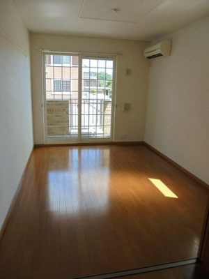 【居間・リビング】 | グリーンヒルズ　カーサＢ