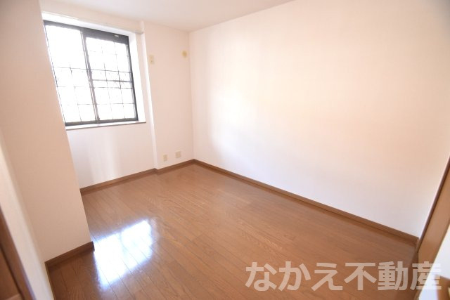 【寝室】 | 落ち着いて過ごせるお部屋なので、寝室にいかがでしょうか