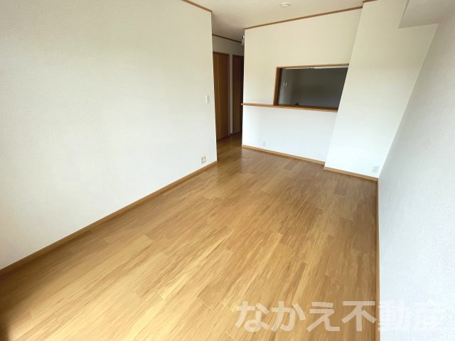 【居間・リビング】 | こちらの居間で趣味の時間をお楽しみください