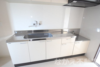 【キッチン】 | アナナメゾンⅣ | コンパクトなキッチンで掃除もラクラク