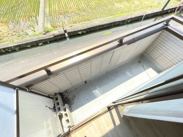 【バルコニー】 | お洗濯にも便利なバルコニー付き