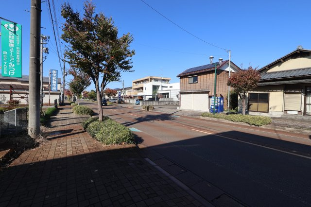 学校町１丁目長谷川駐車場＆車庫