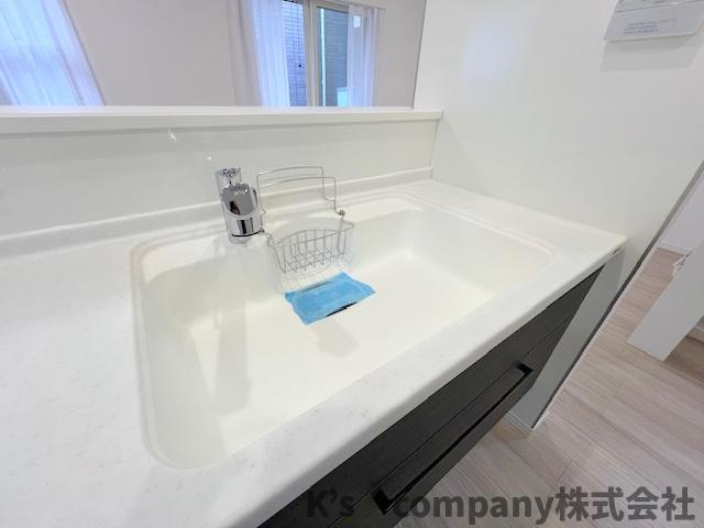 ◎茅ヶ崎市菱沼1丁目　中古戸建のキッチン|人造大理石のおしゃれなシンク◇