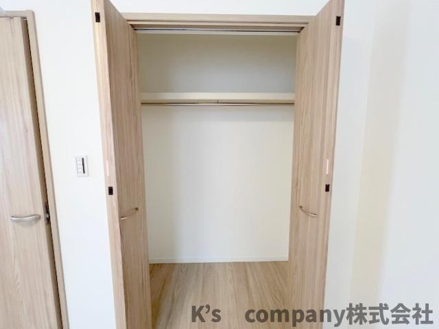 ●茅ヶ崎市菱沼1丁目　中古戸建の収納|洋室６帖の収納スペース◇
