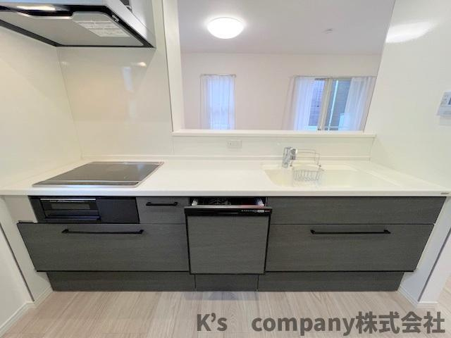 ◎茅ヶ崎市菱沼1丁目　中古戸建のキッチン|食器洗い乾燥機付きのシックなシステムキッチン☆