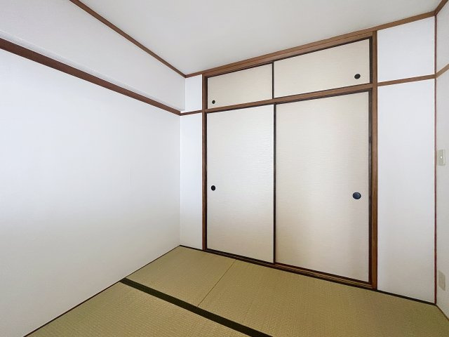 マルビシマンション末広町の和室