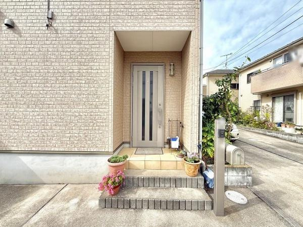 泉区上飯田町 中古戸建 3080万円の玄関