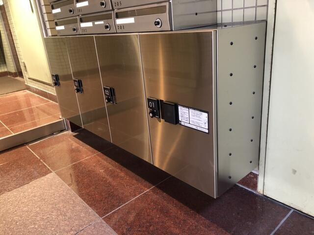 宅配ロッカー