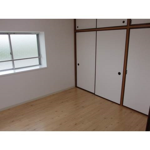 葵マンションの洋室