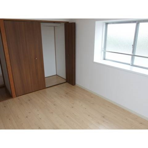 葵マンションの洋室