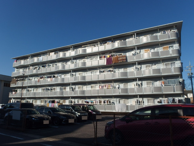 葵マンションの外観