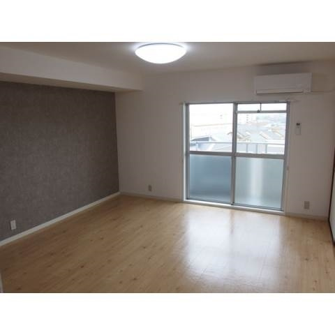 葵マンションの居間・リビング