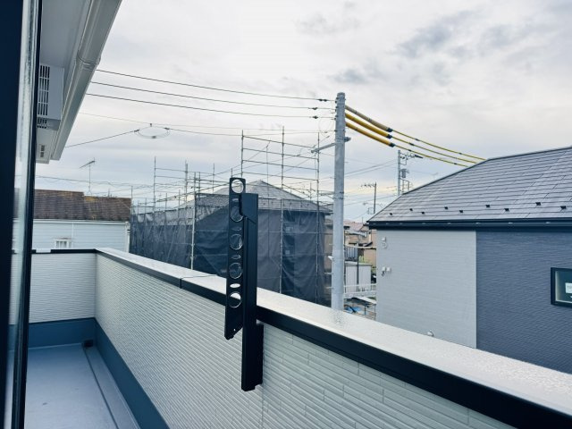 八王子市　川口町　新築一戸建て　２３ー３期のバルコニー|～2部屋から出入り可能なバルコニー～
