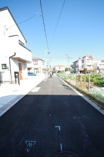 【前面道路含む現地写真】