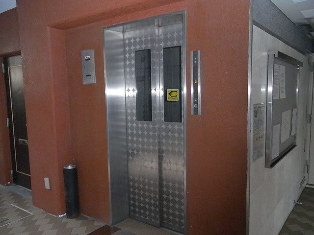 ロマネスク王子公園のロビー