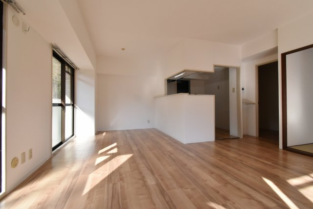 バッハレジデンス西宮上ヶ原の居間・リビング